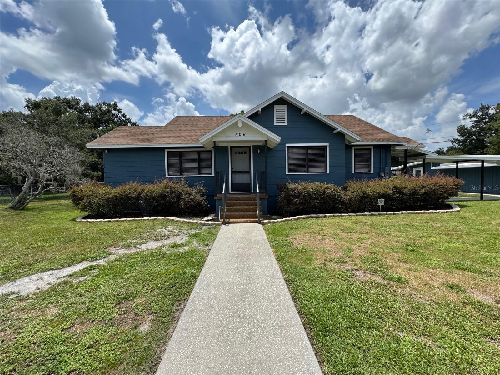 Single Family Residence in LAKELAND, FL - Daniel Dourado