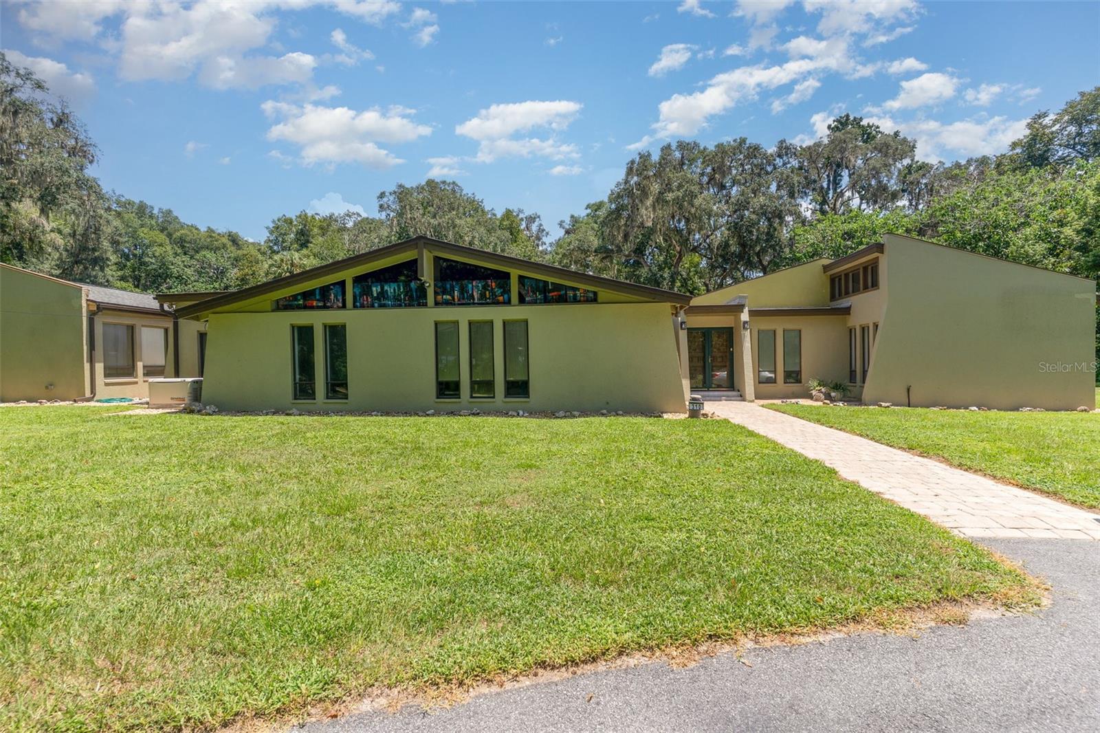 Single Family Residence in OCALA, FL - Daniel Dourado