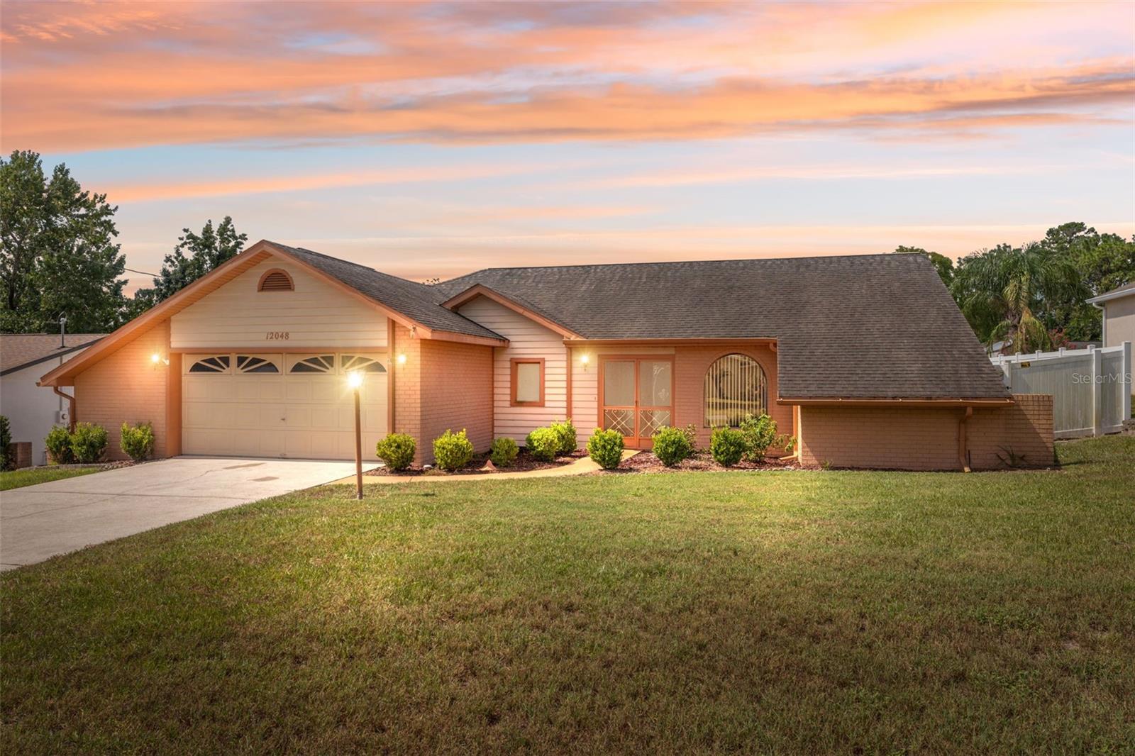 Single Family Residence em SPRING HILL, FL - Daniel Dourado