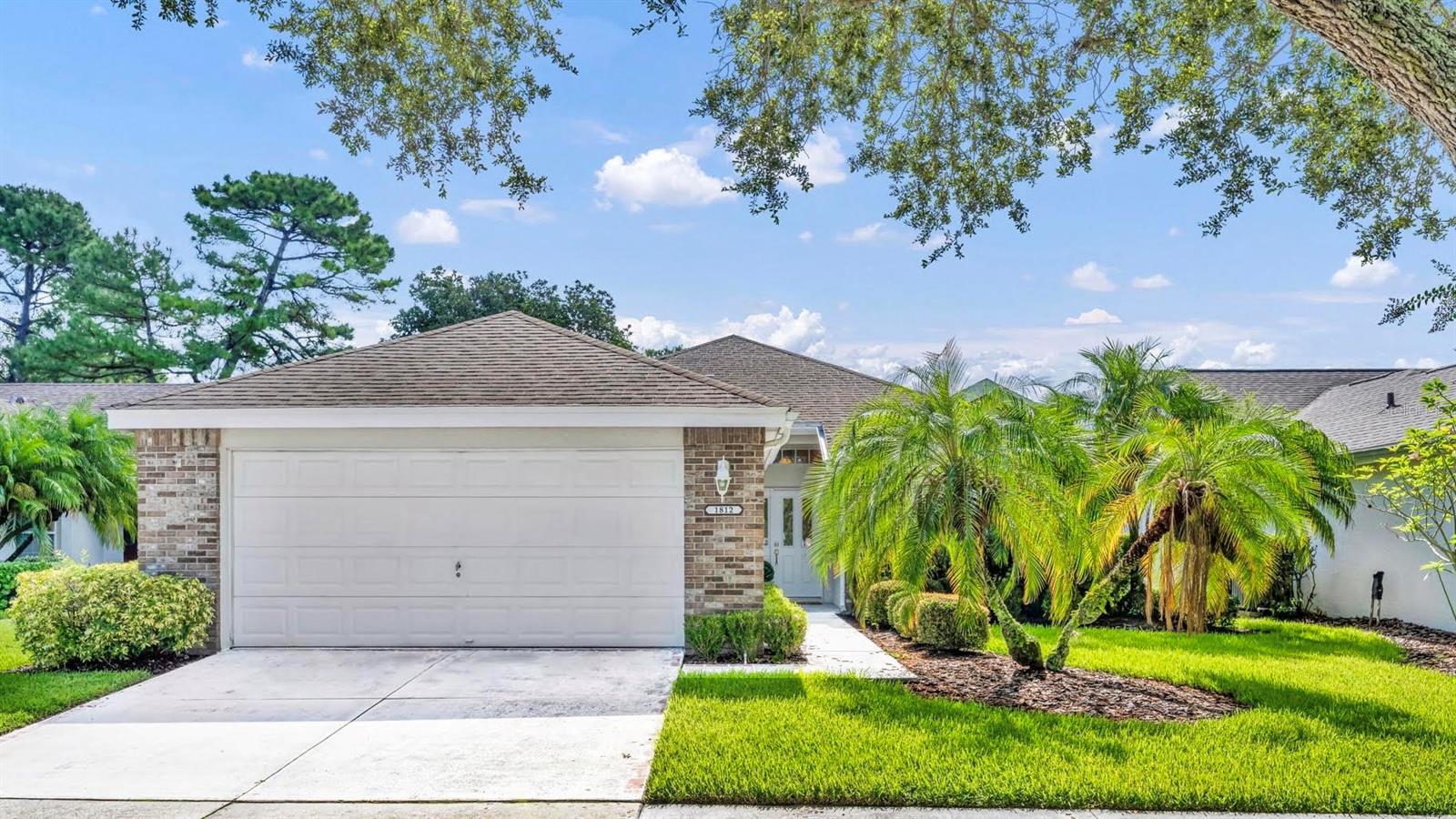 Single Family Residence em MOUNT DORA, FL - Daniel Dourado