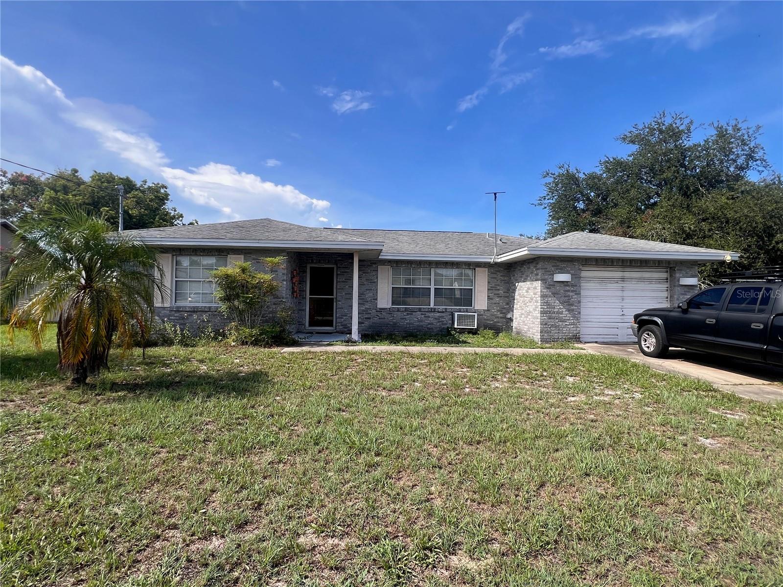 Single Family Residence em ORANGE CITY, FL - Daniel Dourado