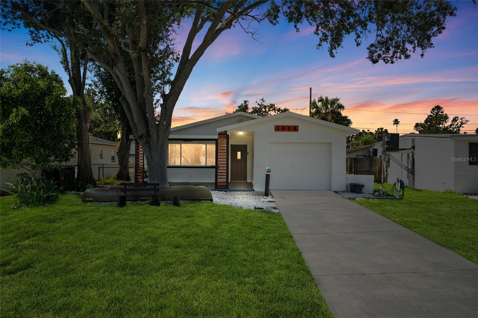 Single Family Residence em ST PETERSBURG, FL - Daniel Dourado