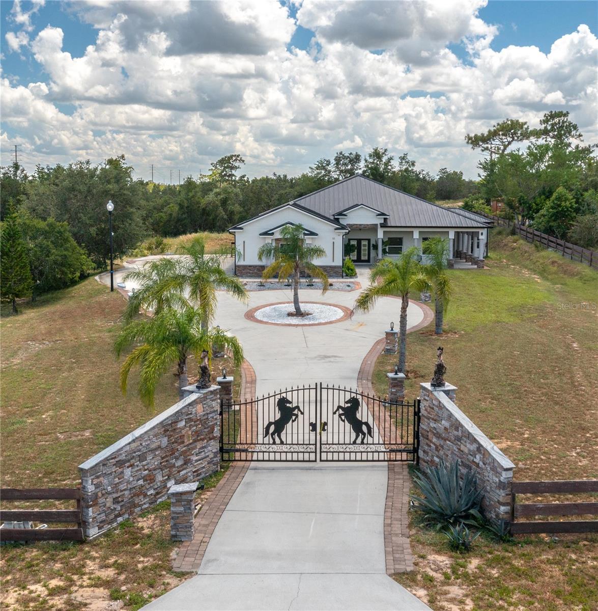 Single Family Residence in HAINES CITY, FL - Daniel Dourado