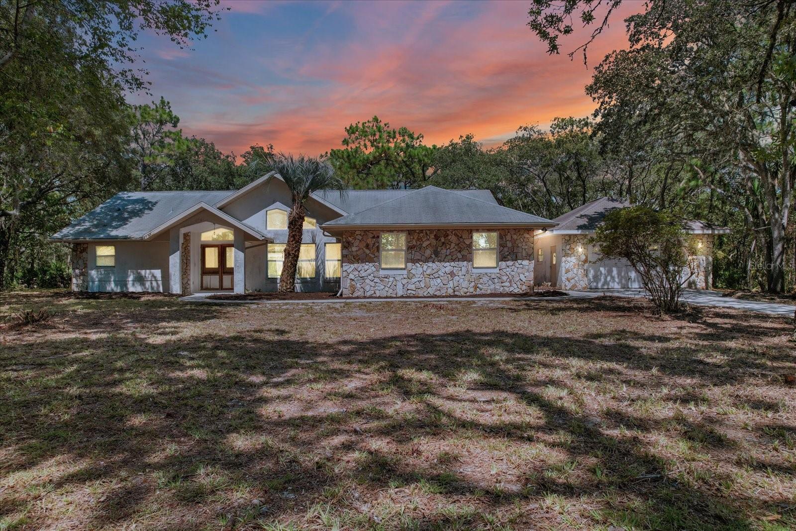 Single Family Residence in BEVERLY HILLS, FL - Daniel Dourado