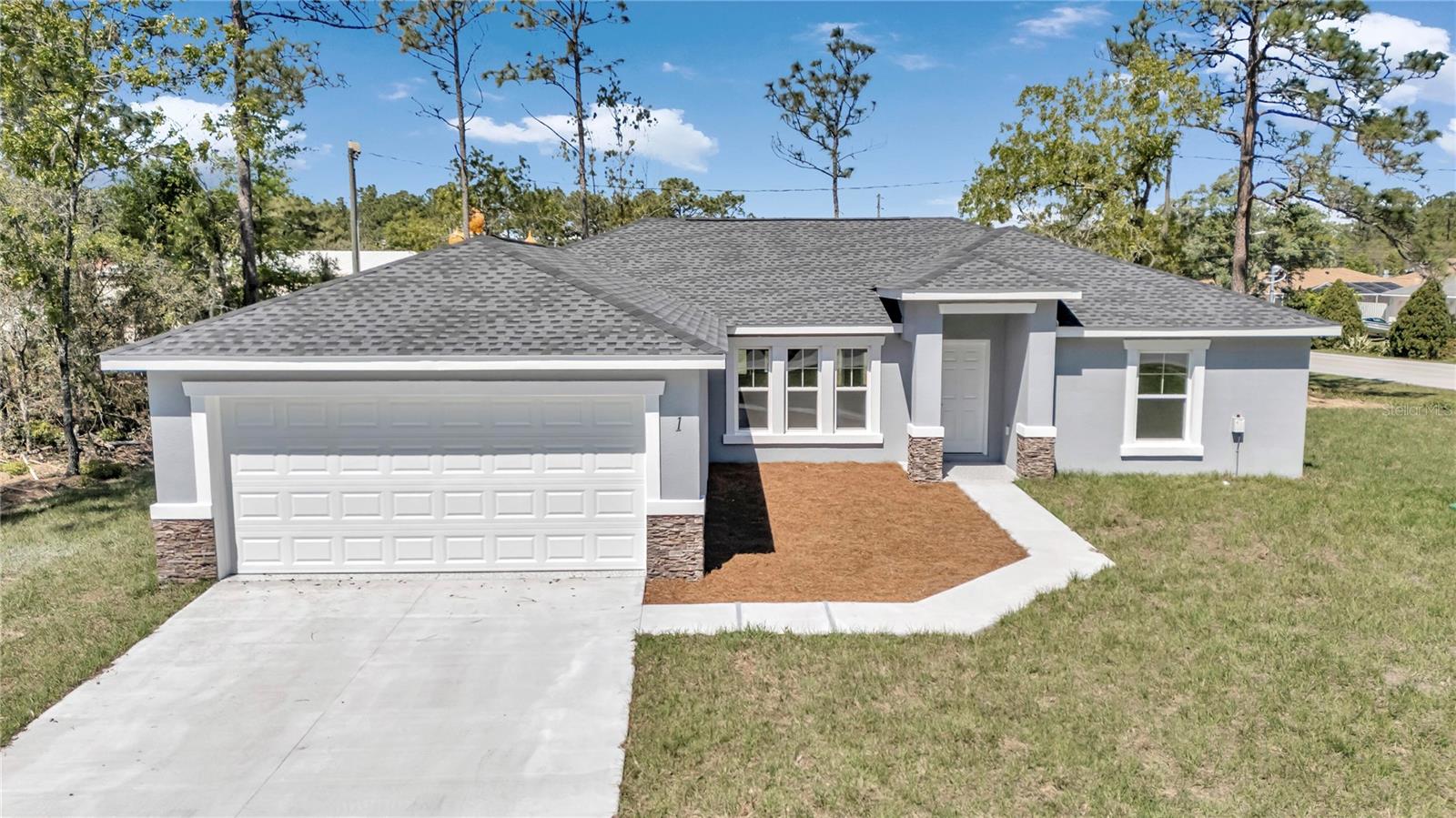 Single Family Residence in SUMMERFIELD, FL - Daniel Dourado