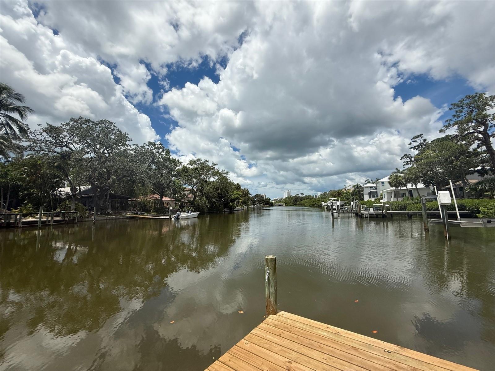 Single Family Residence in SARASOTA, FL - Daniel Dourado