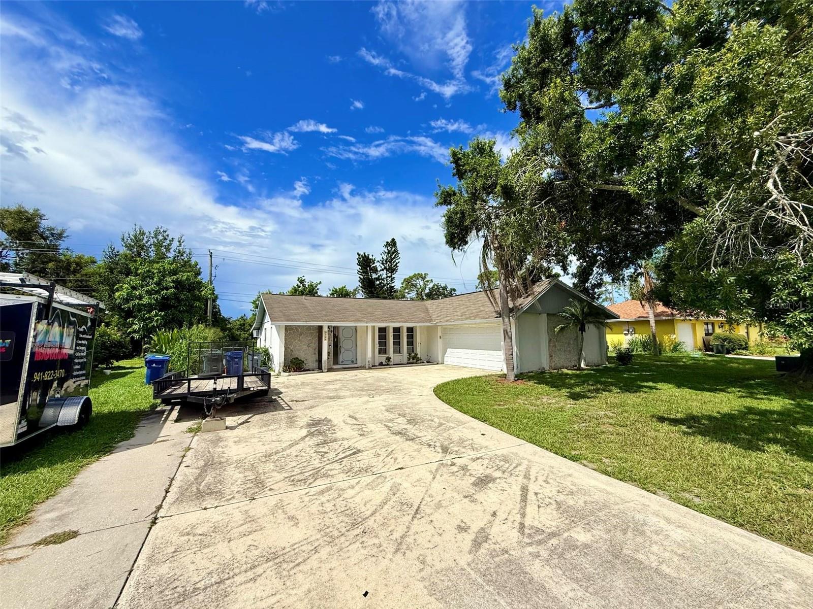 Single Family Residence in SARASOTA, FL - Daniel Dourado