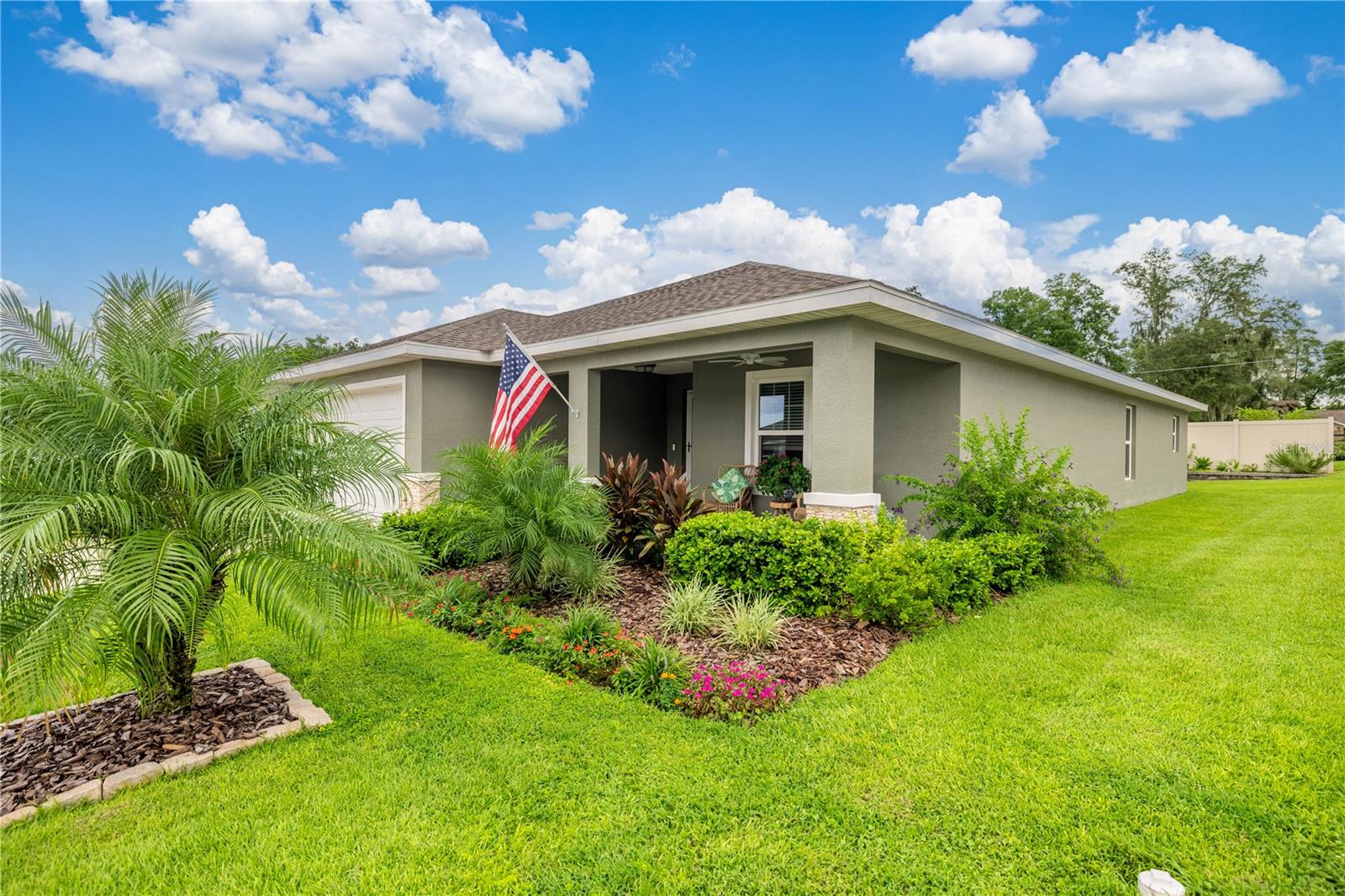 Single Family Residence in SUMMERFIELD, FL - Daniel Dourado
