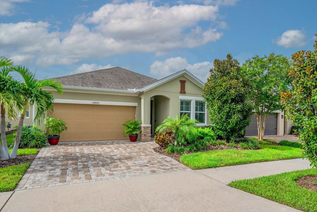 Single Family Residence in LITHIA, FL - Daniel Dourado