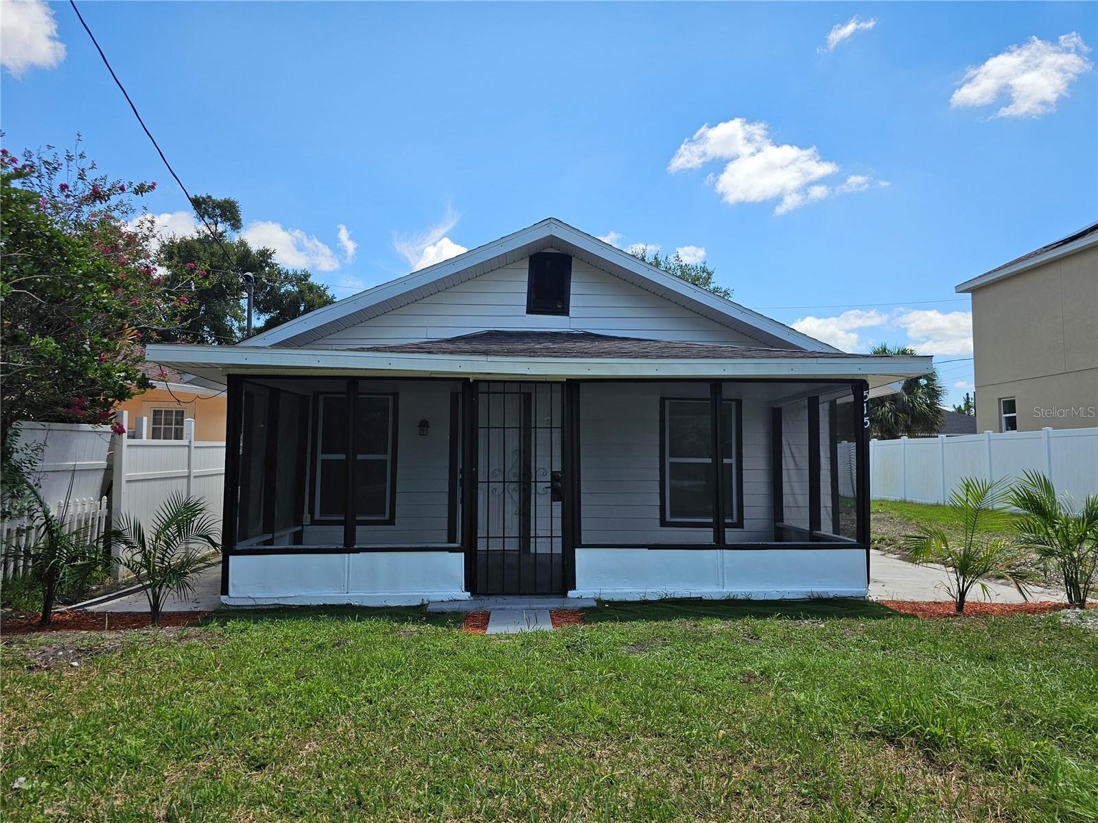 Single Family Residence em WINTER GARDEN, FL - Daniel Dourado