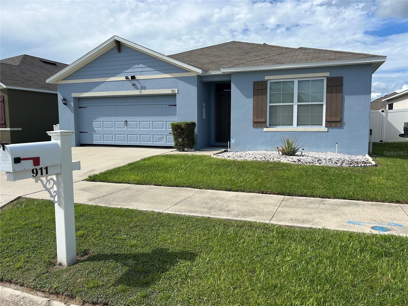 Single Family Residence in AUBURNDALE, FL - Daniel Dourado