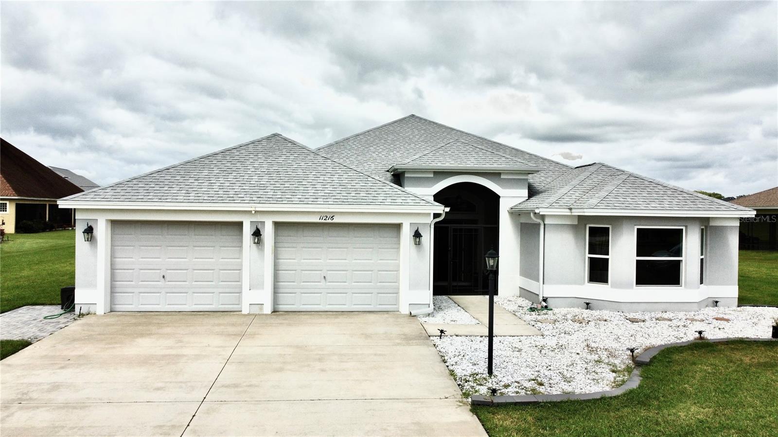 Single Family Residence em OXFORD, FL - Daniel Dourado