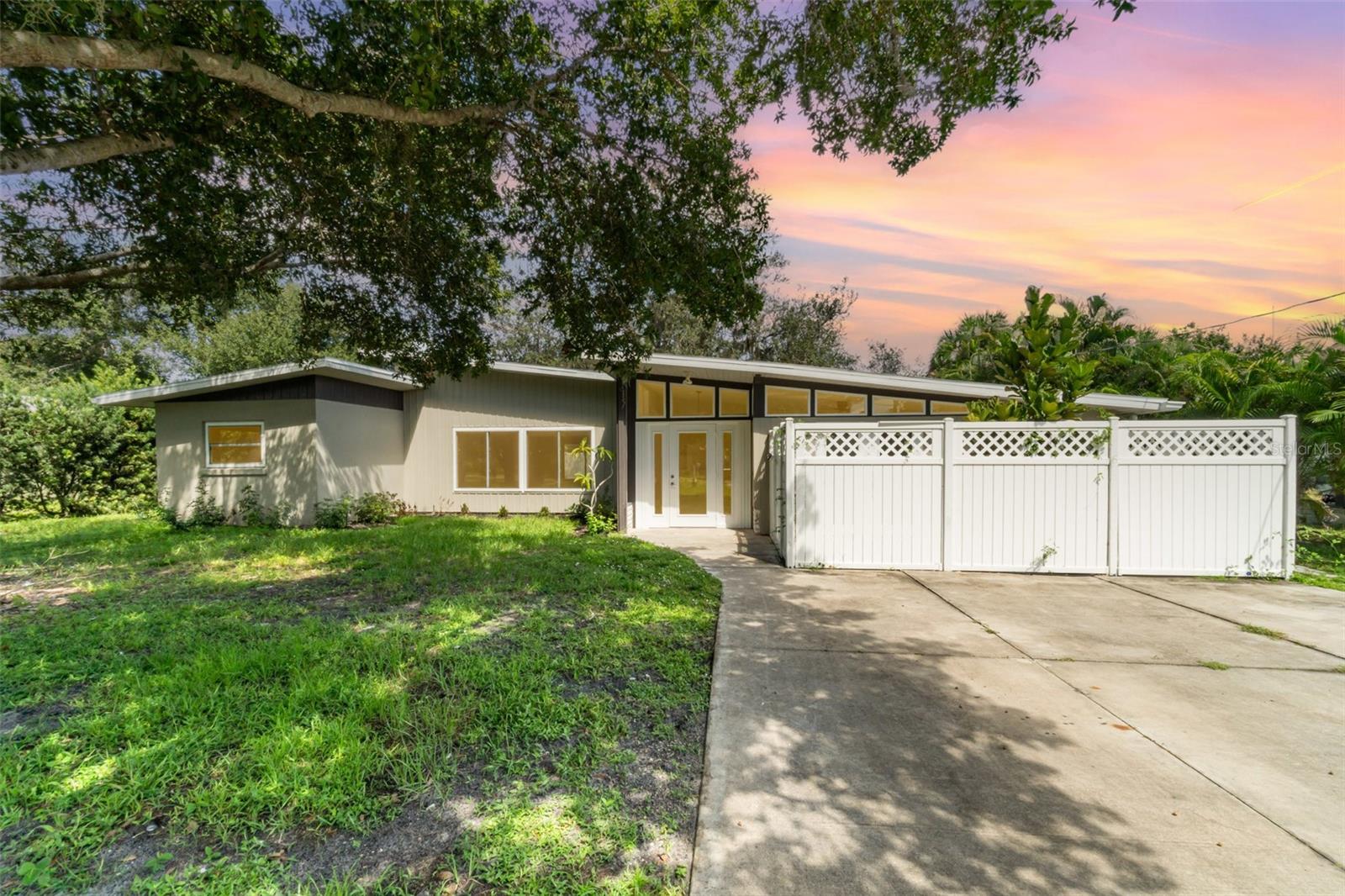 Single Family Residence em PUNTA GORDA, FL - Daniel Dourado