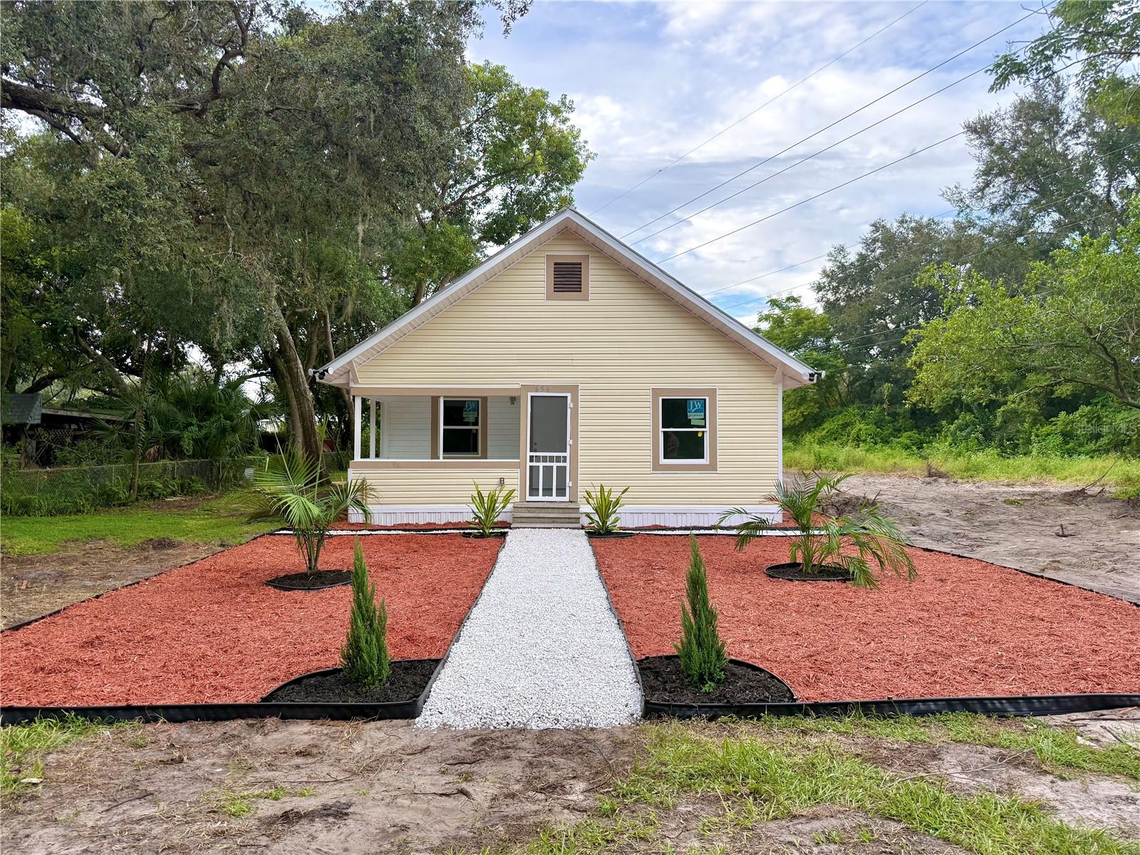 Single Family Residence in LAKE WALES, FL - Daniel Dourado
