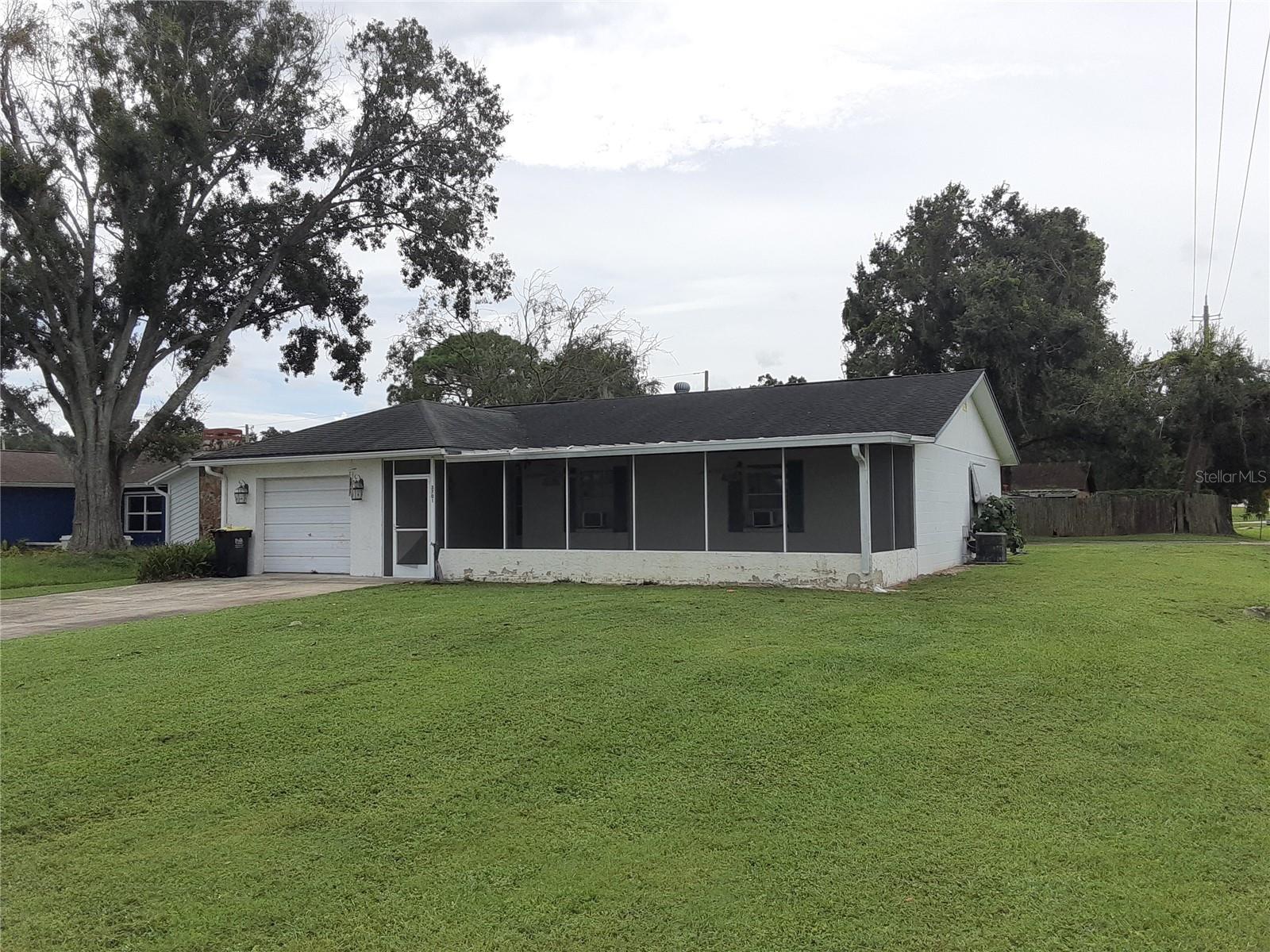 Single Family Residence in LAKELAND, FL - Daniel Dourado