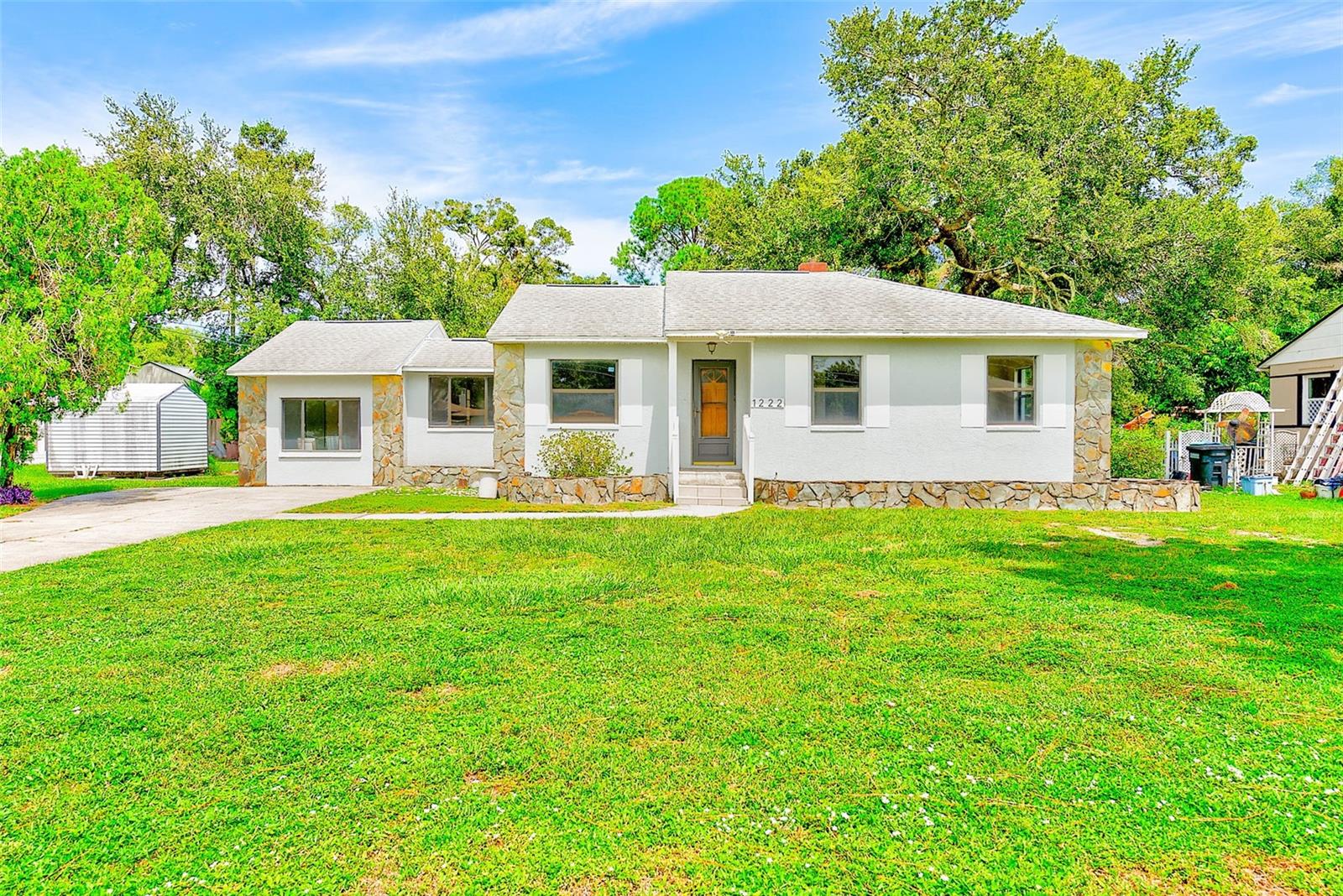 Single Family Residence in CLEARWATER, FL - Daniel Dourado
