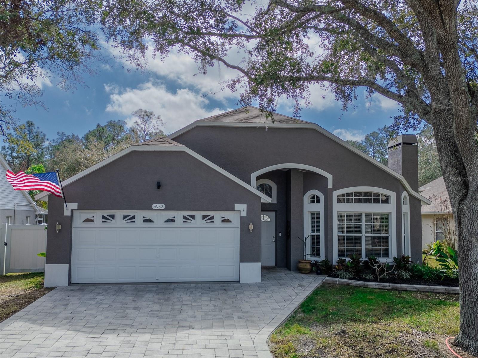 Single Family Residence in PALM HARBOR, FL - Daniel Dourado