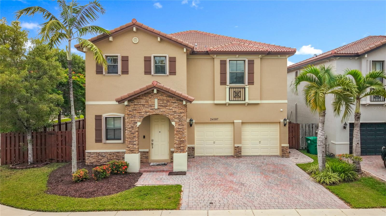 Single Family Residence in HOMESTEAD, FL - Daniel Dourado