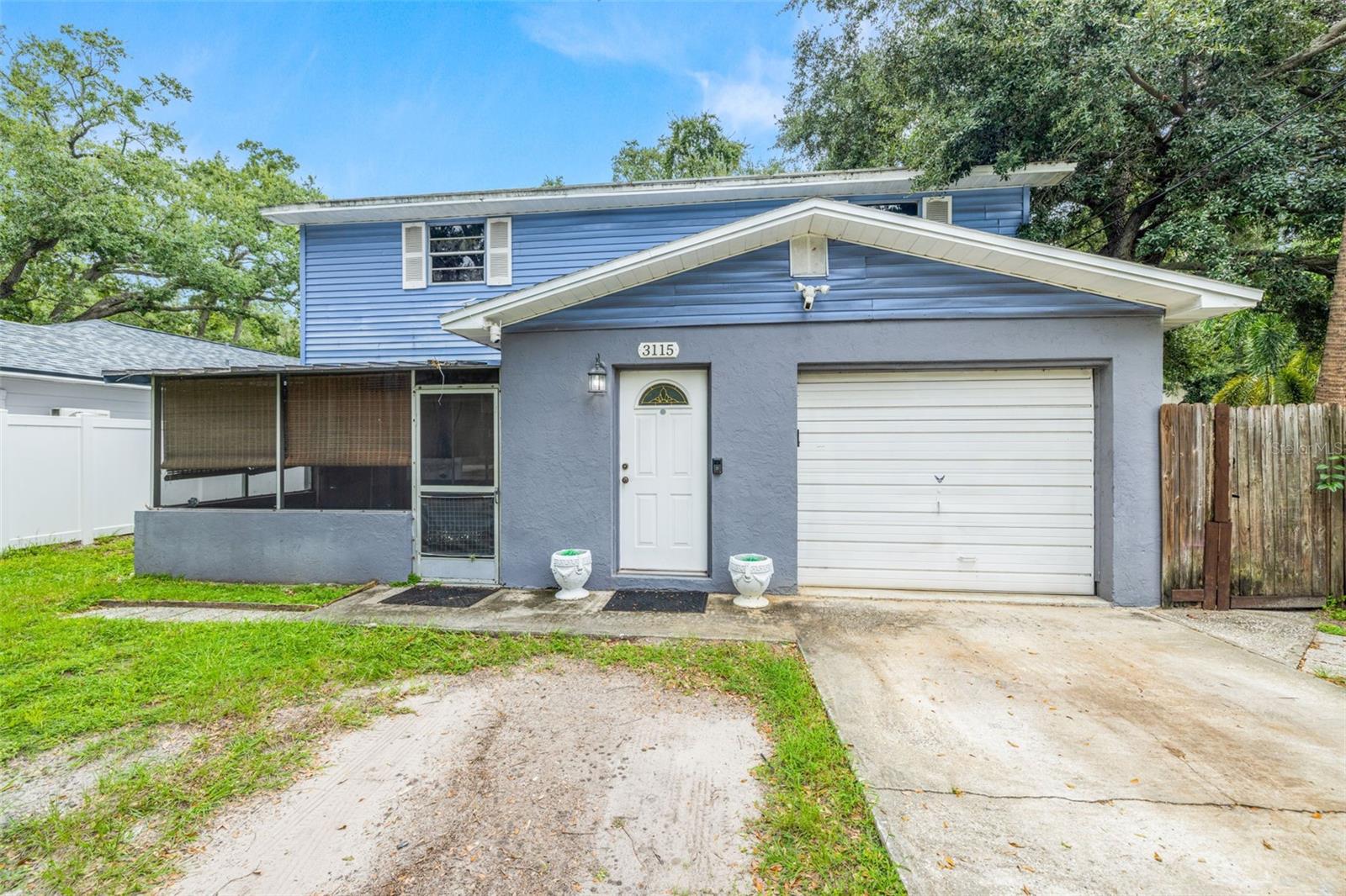 Single Family Residence in TAMPA, FL - Daniel Dourado