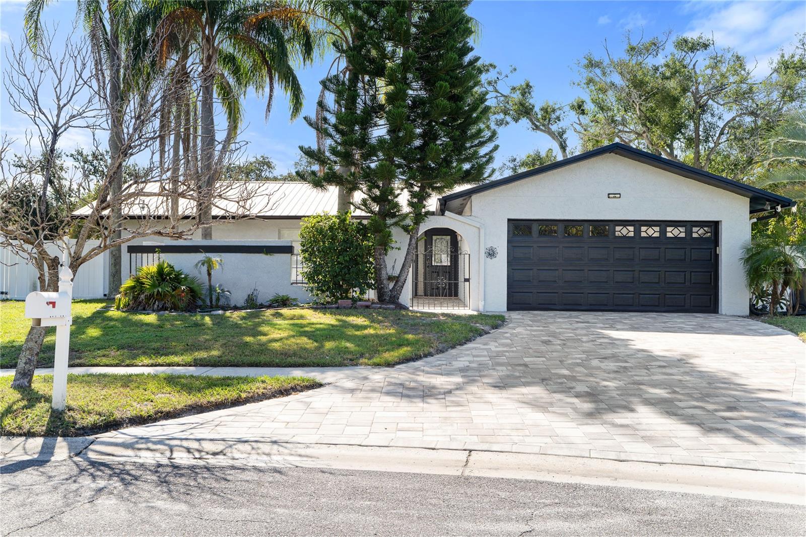 Single Family Residence in TAMPA, FL - Daniel Dourado