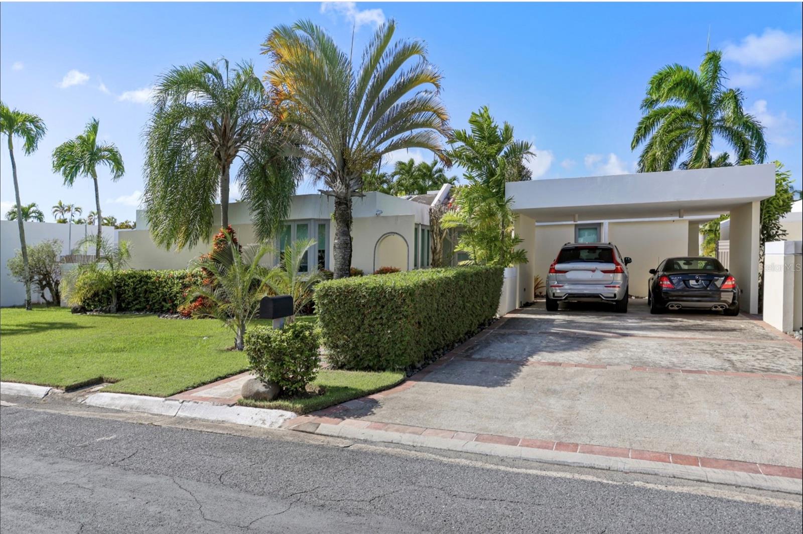 Single Family Residence em CAROLINA, PR - Daniel Dourado