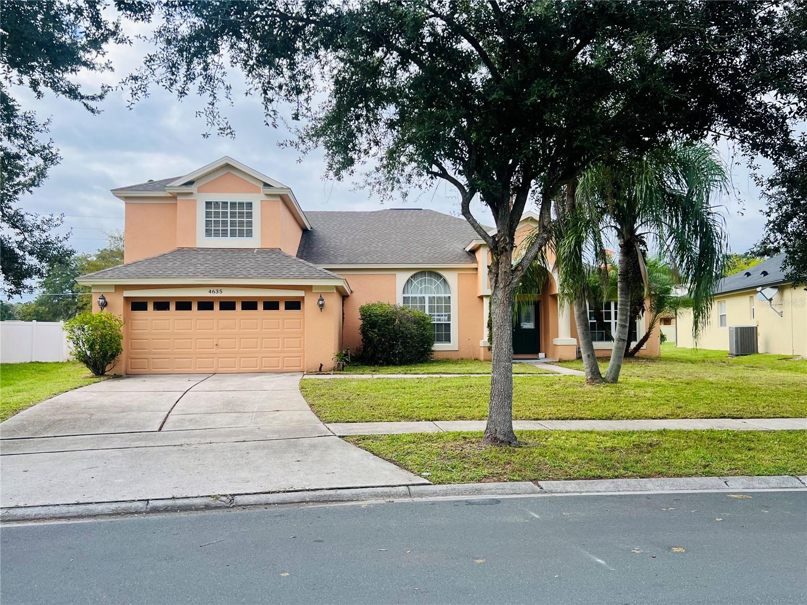 Single Family Residence em KISSIMMEE, FL - Daniel Dourado