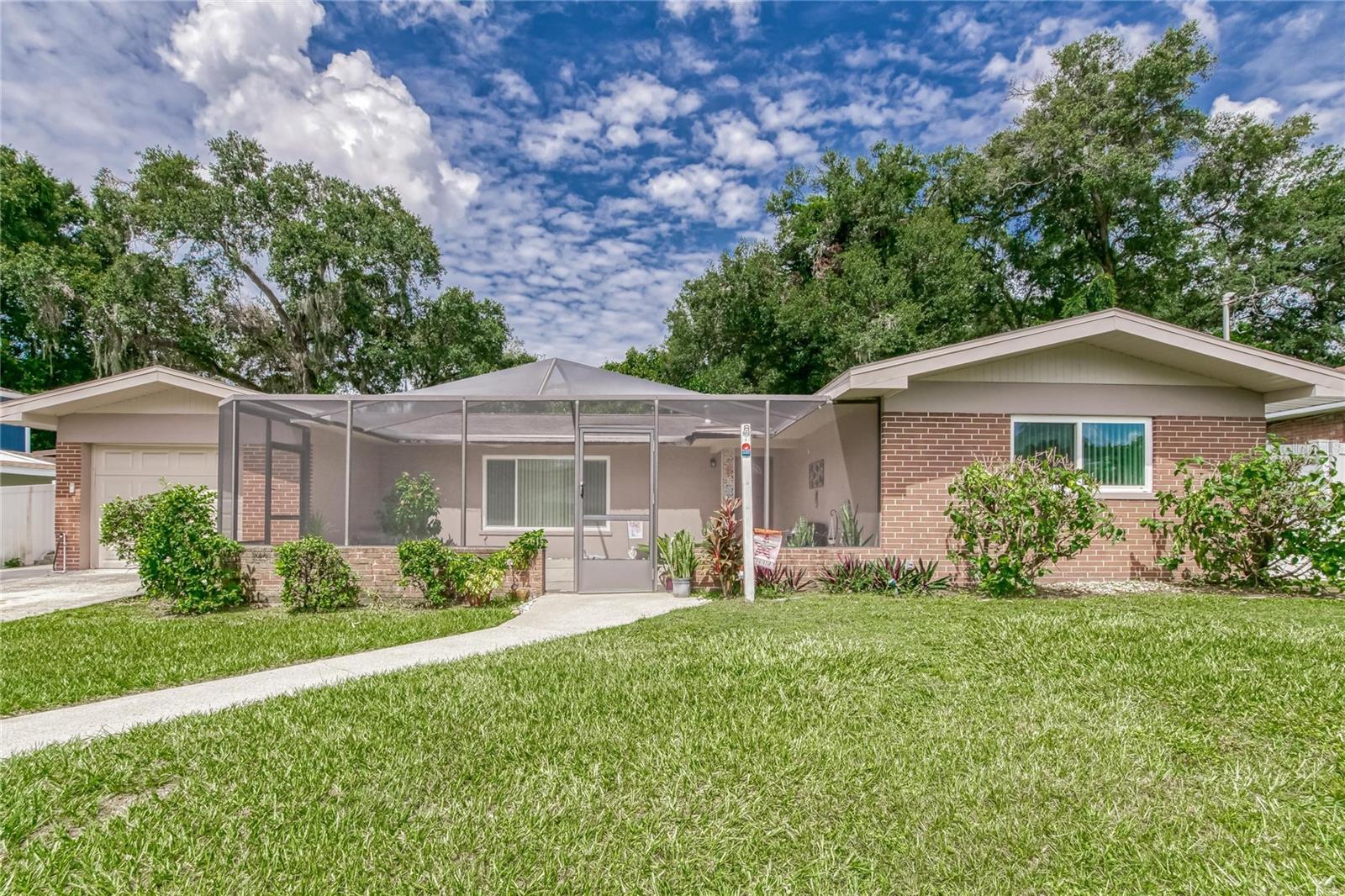 Single Family Residence em BRANDON, FL - Daniel Dourado