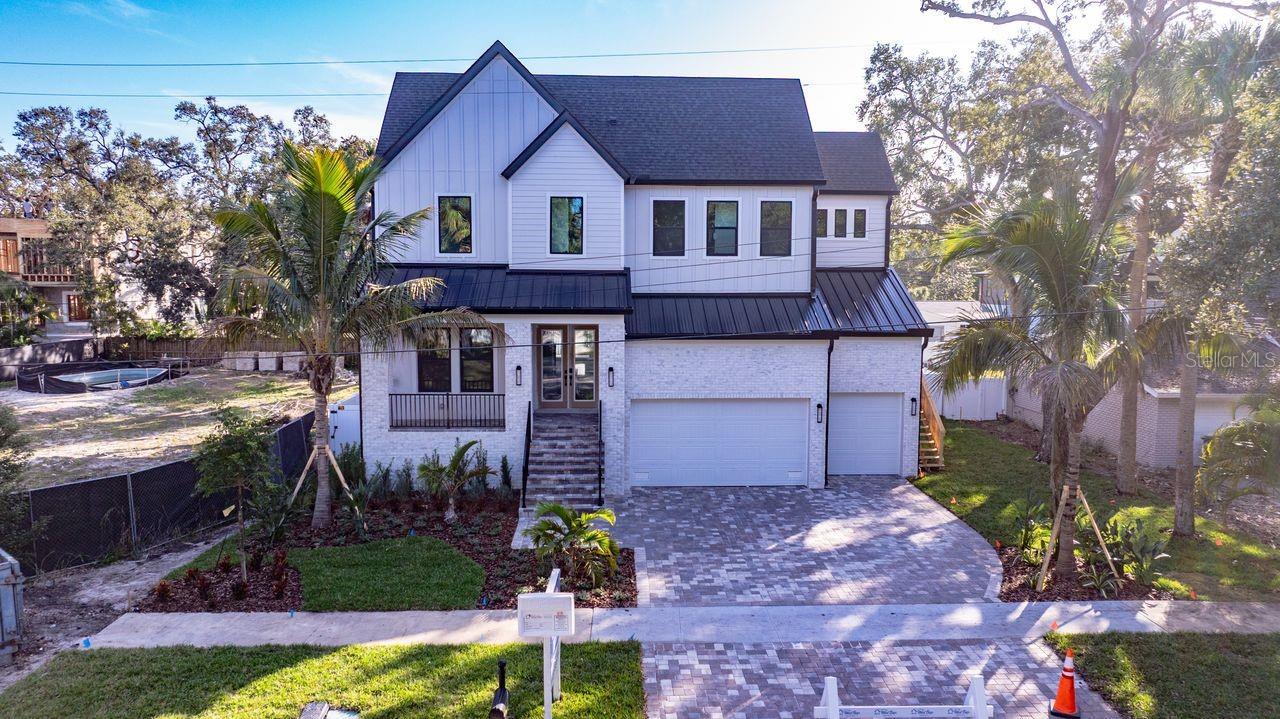 Single Family Residence in TAMPA, FL - Daniel Dourado