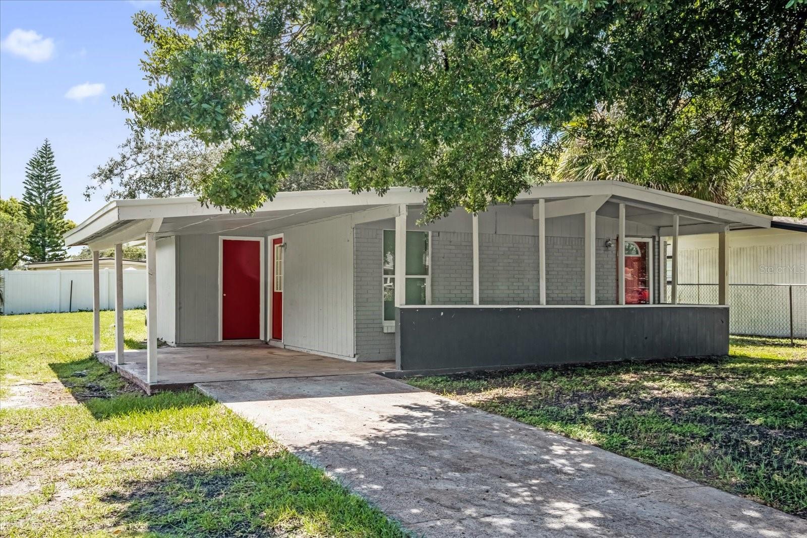 Single Family Residence in SANFORD, FL - Daniel Dourado