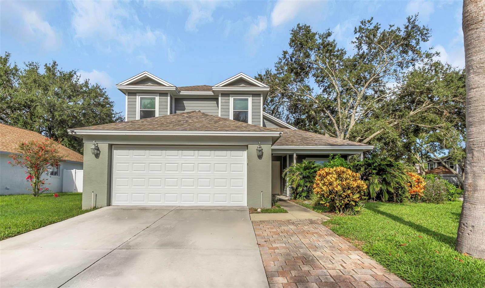 Single Family Residence in PALM HARBOR, FL - Daniel Dourado