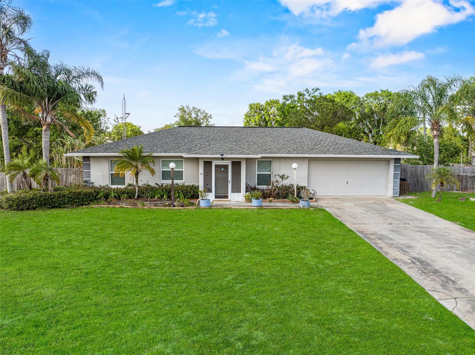 Single Family Residence in LAKE WALES, FL - Daniel Dourado