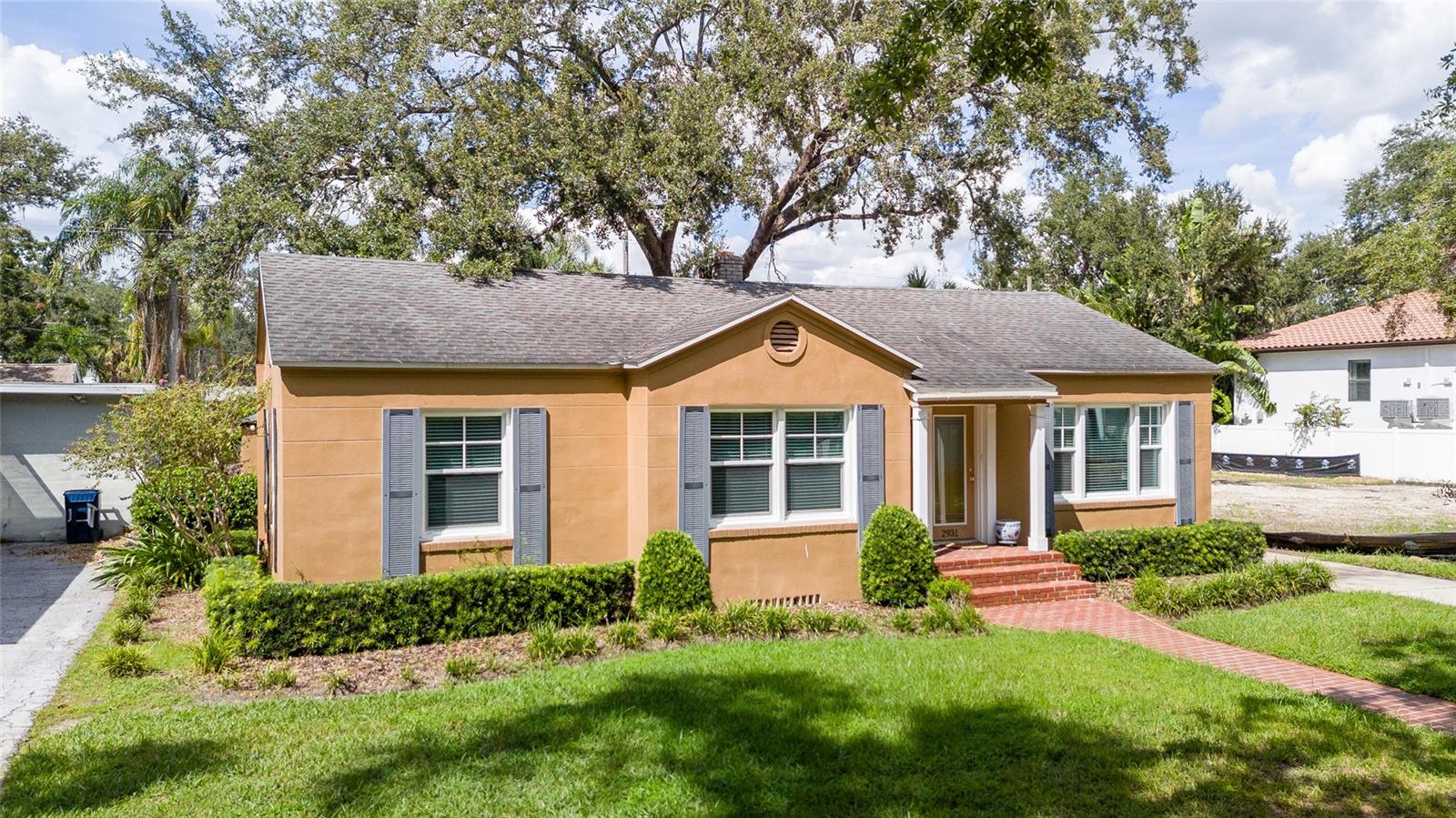 Single Family Residence in TAMPA, FL - Daniel Dourado