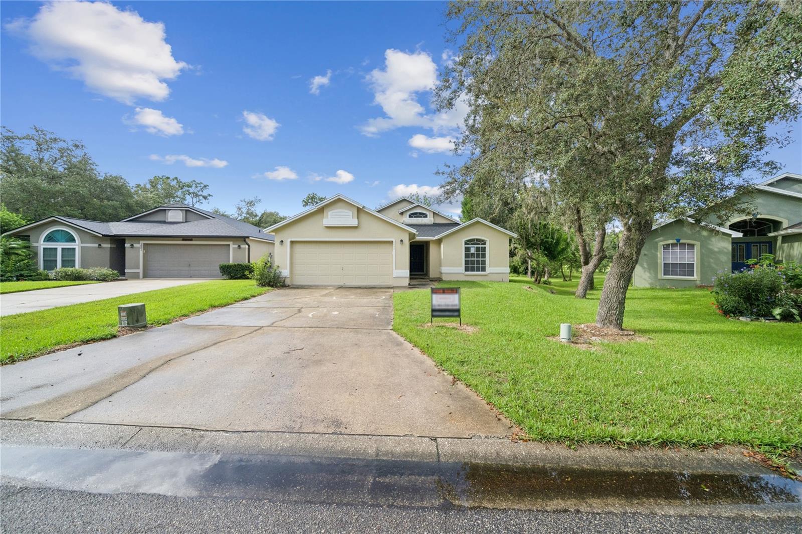 Single Family Residence in LAKE WALES, FL - Daniel Dourado