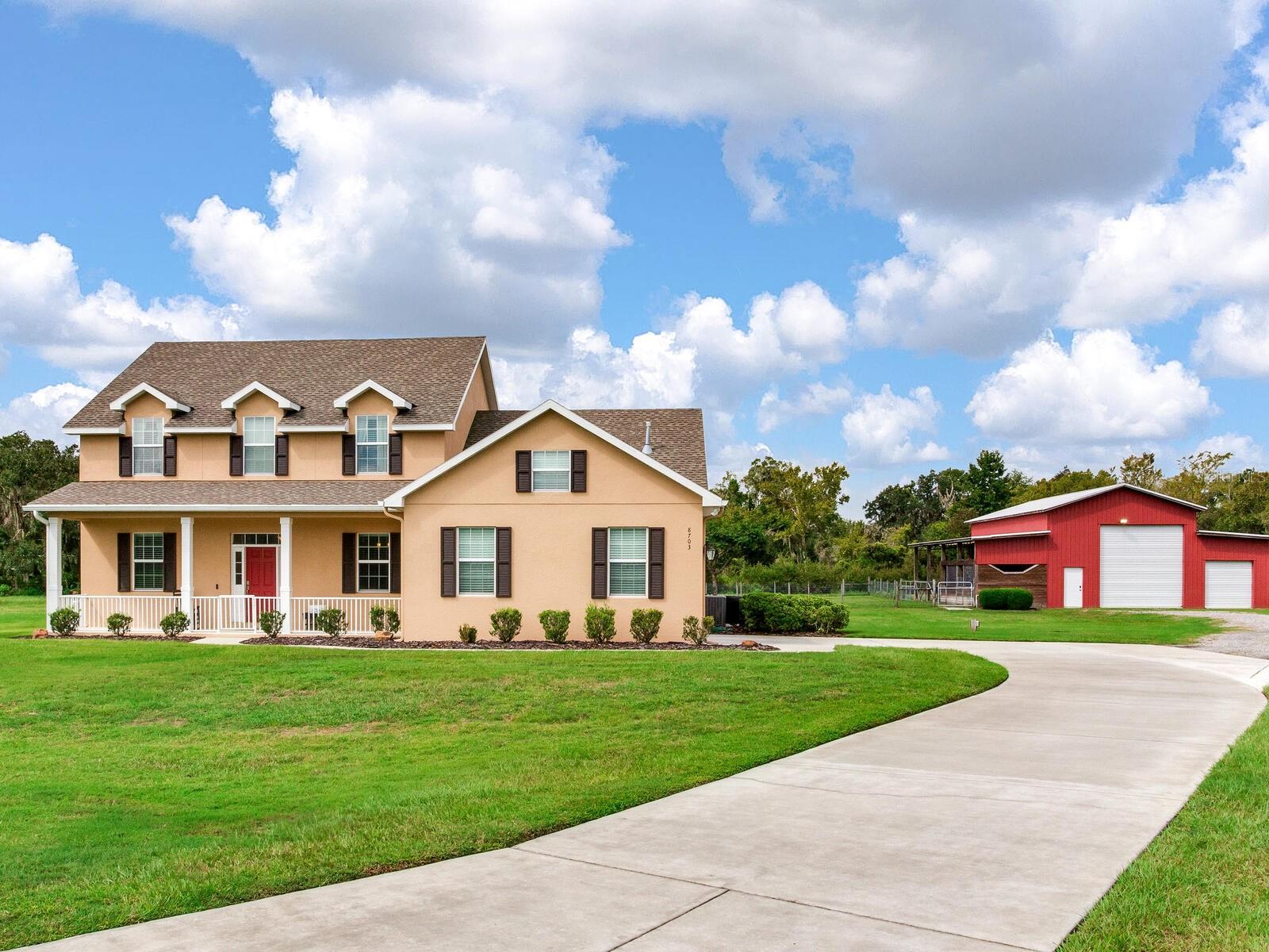 Single Family Residence in PLANT CITY, FL - Daniel Dourado