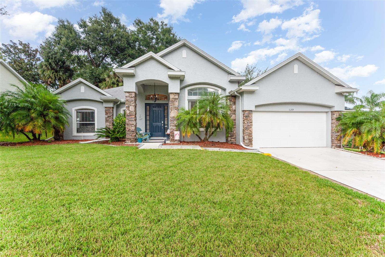 Single Family Residence in DELAND, FL - Daniel Dourado
