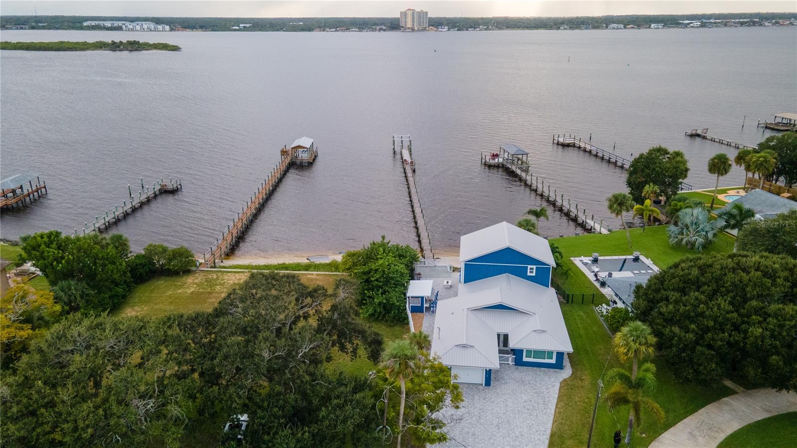 Single Family Residence in DAYTONA BEACH, FL - Daniel Dourado