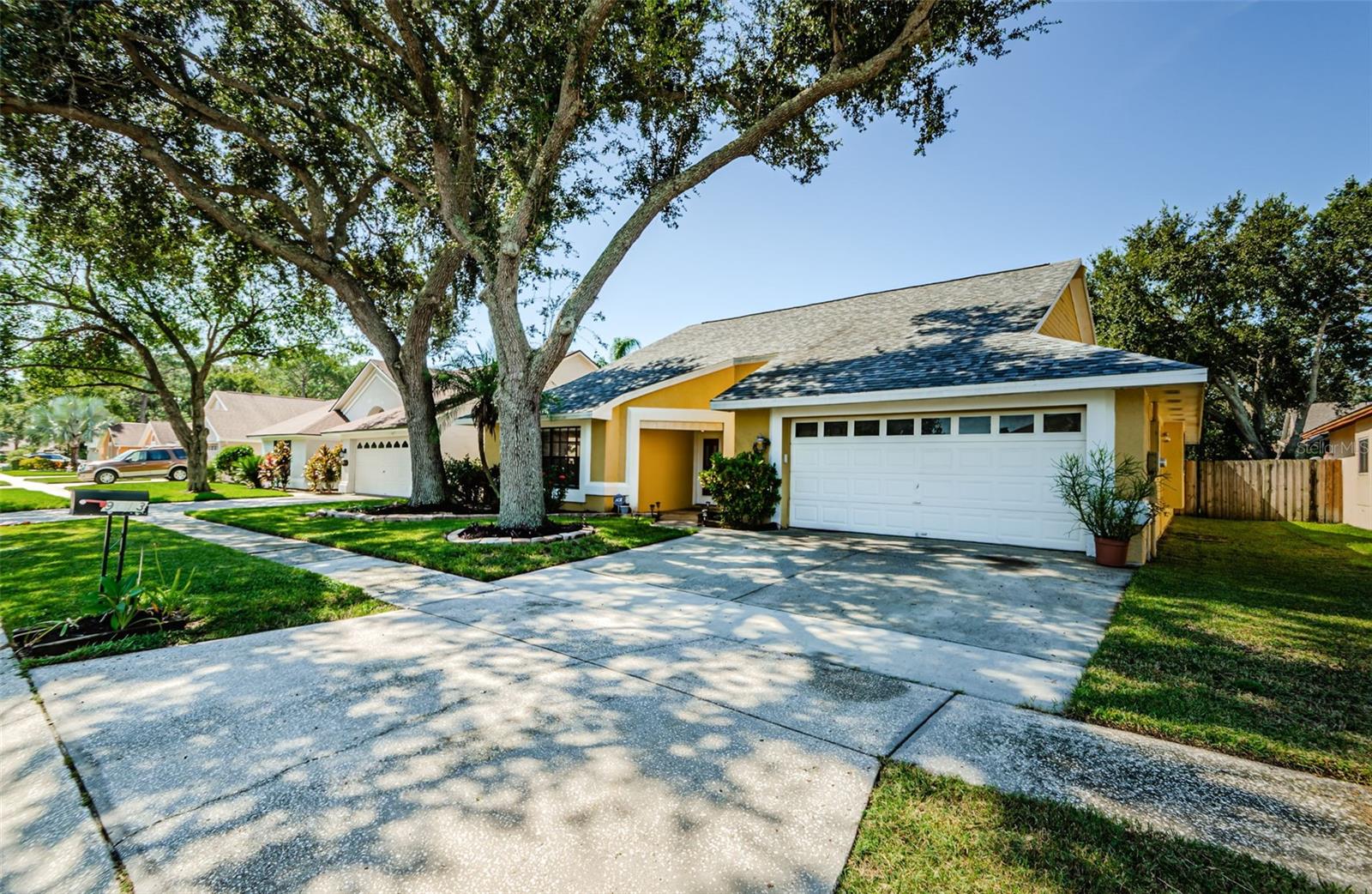 Single Family Residence in TAMPA, FL - Daniel Dourado