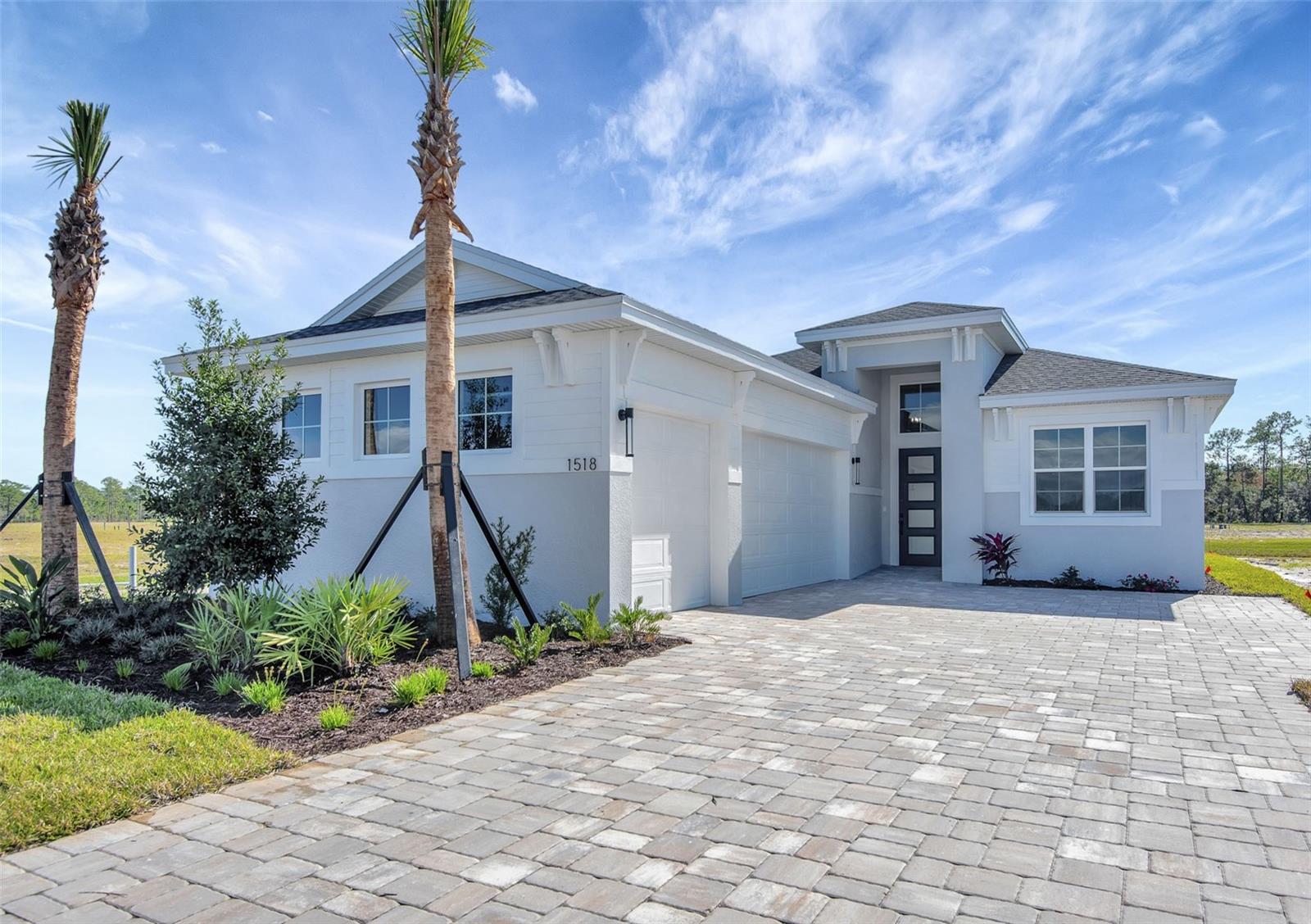 Single Family Residence in DELAND, FL - Daniel Dourado