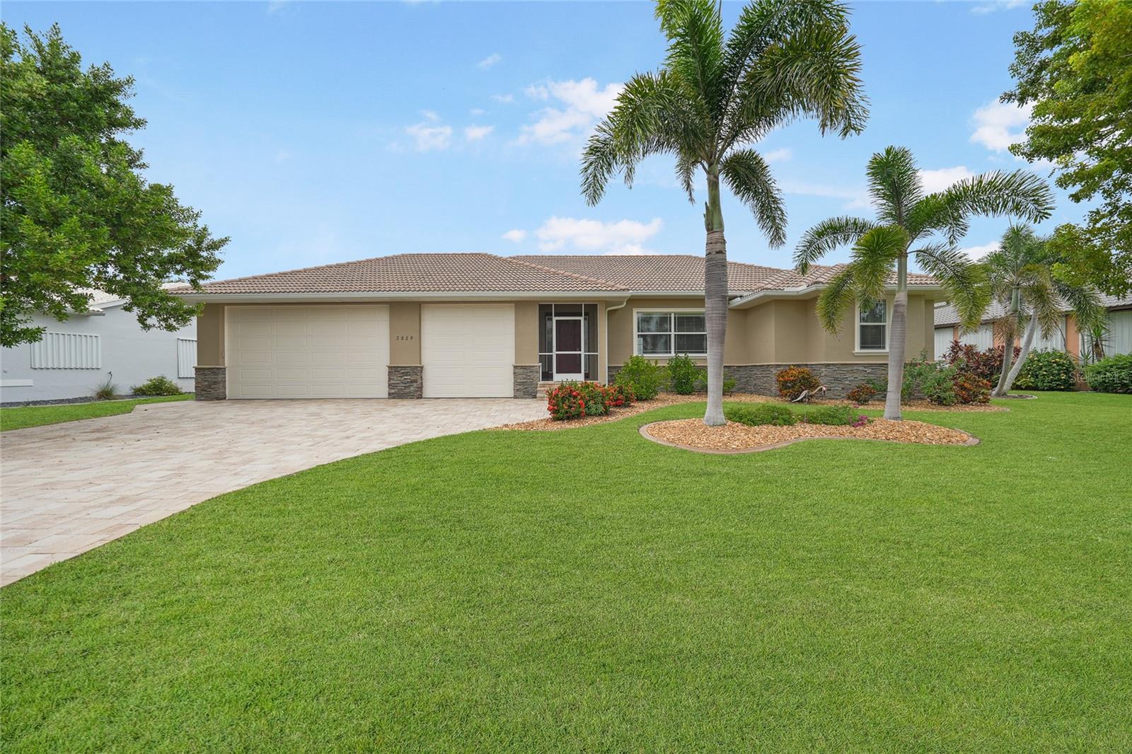 Single Family Residence em PUNTA GORDA, FL - Daniel Dourado