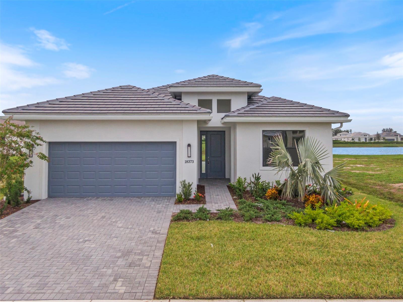 Single Family Residence in LAKEWOOD RANCH, FL - Daniel Dourado