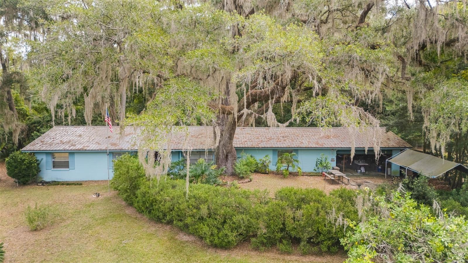 Single Family Residence in GAINESVILLE, FL - Daniel Dourado