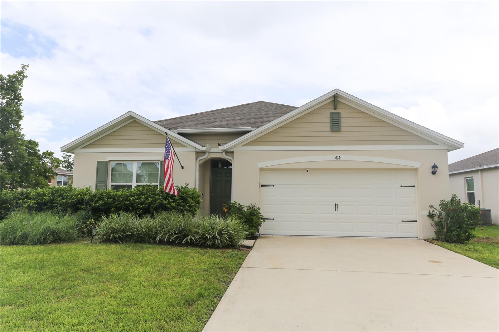 Single Family Residence in DELAND, FL - Daniel Dourado