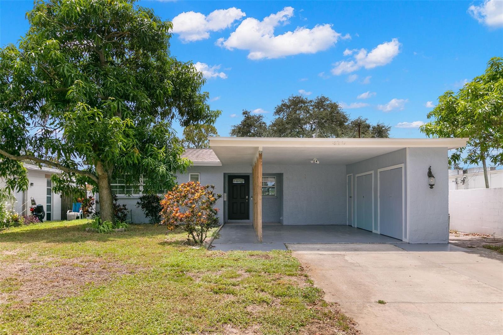 Single Family Residence em ST PETERSBURG, FL - Daniel Dourado
