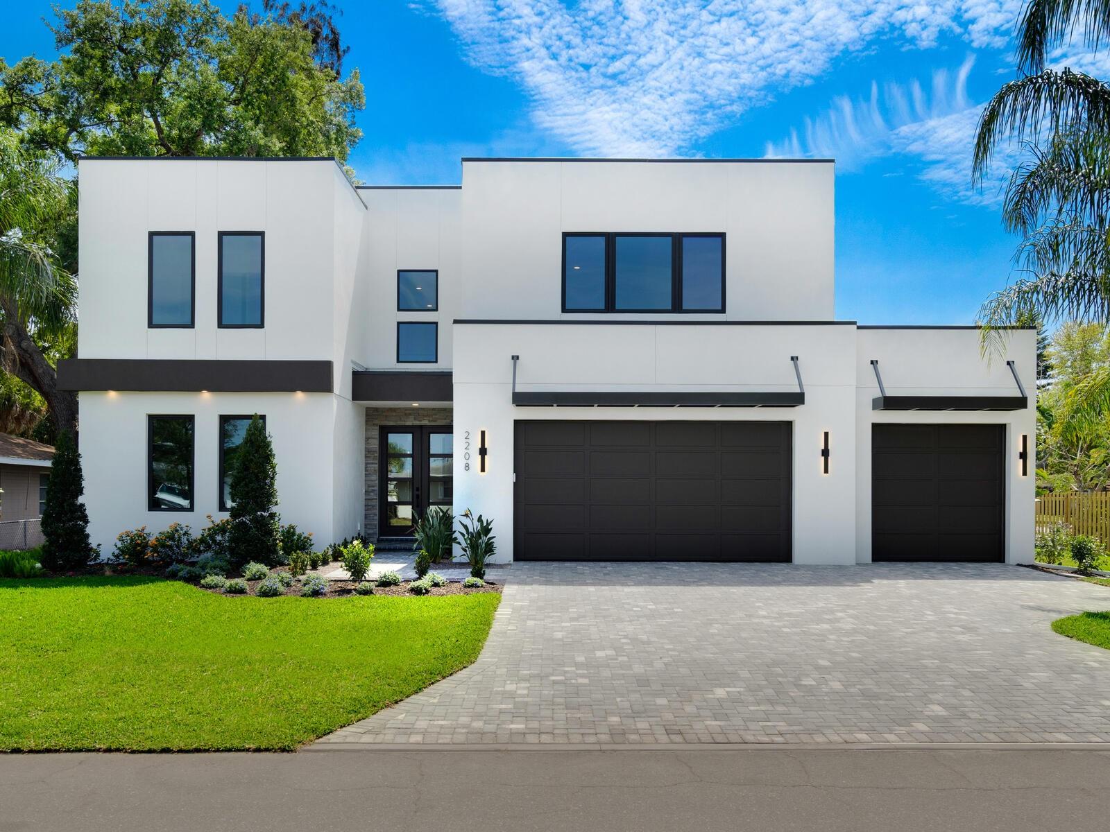 Single Family Residence in SARASOTA, FL - Daniel Dourado