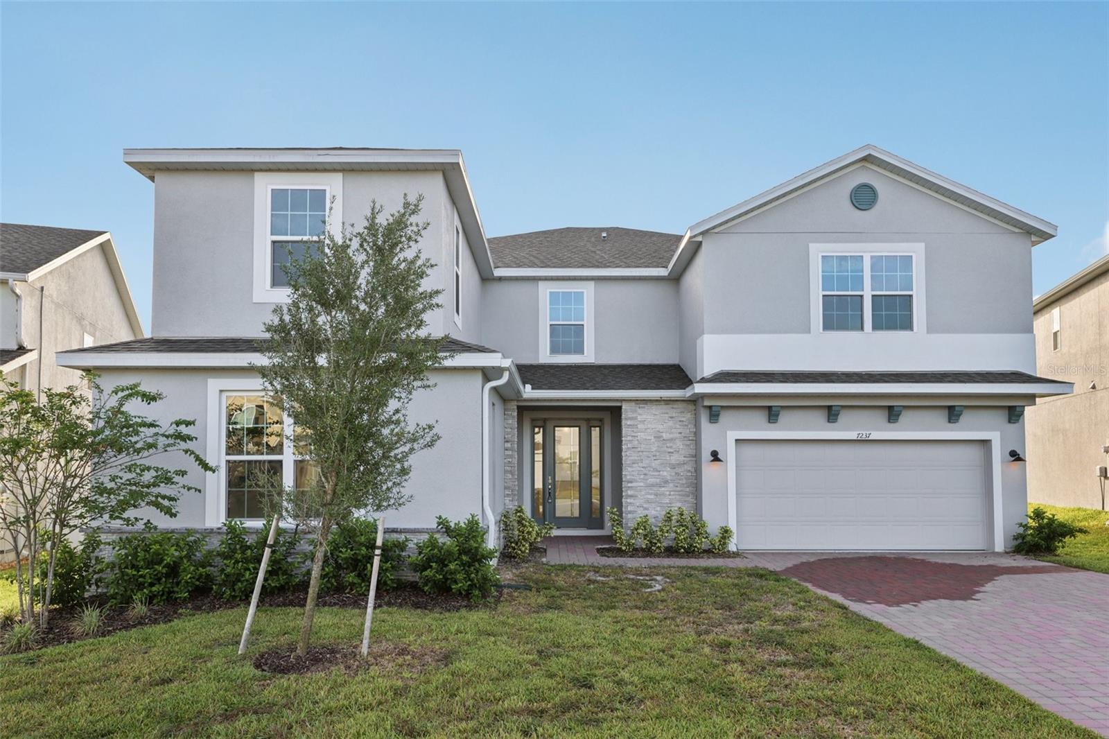 Single Family Residence in GROVELAND, FL - Daniel Dourado