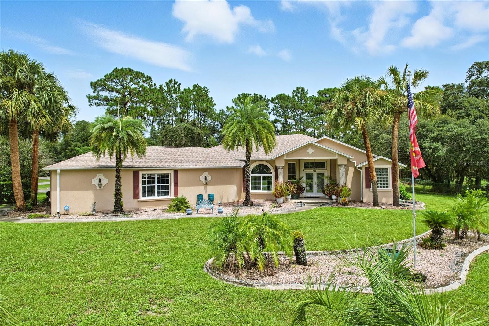 Single Family Residence in BEVERLY HILLS, FL - Daniel Dourado