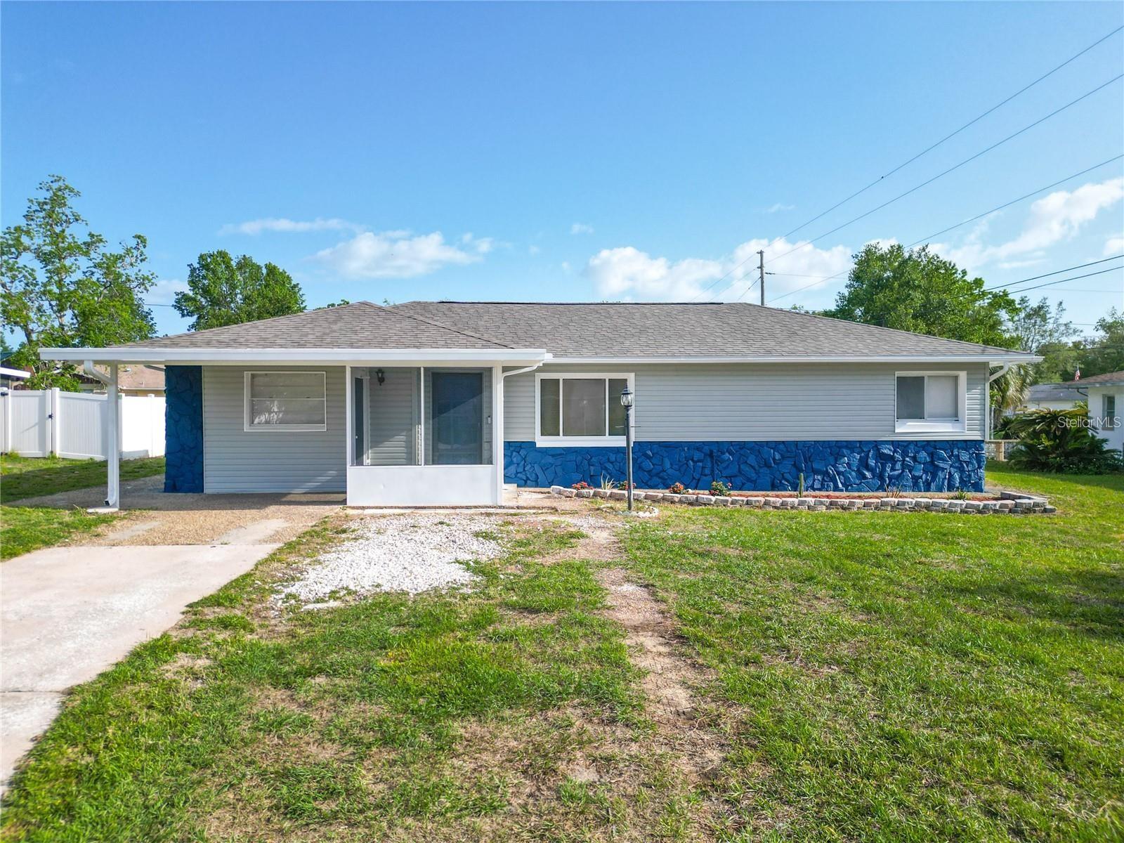 Single Family Residence in BEVERLY HILLS, FL - Daniel Dourado