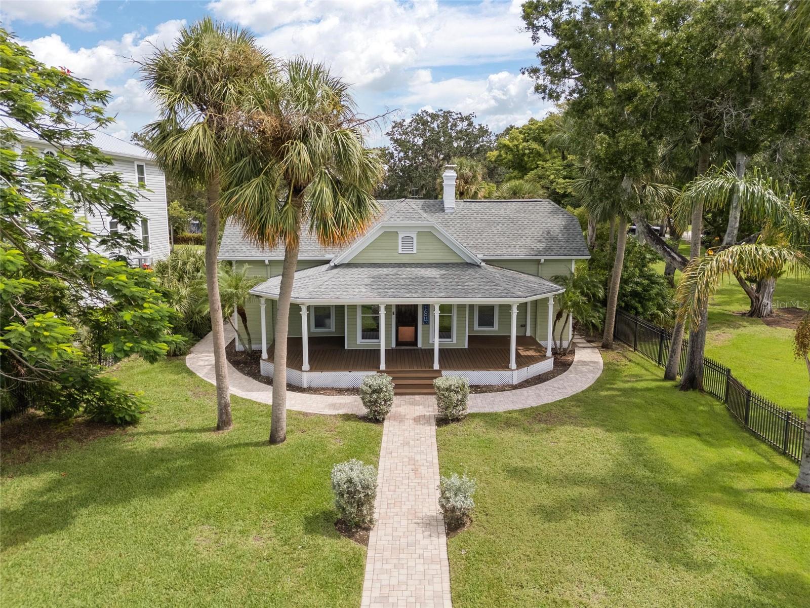 Single Family Residence em TARPON SPRINGS, FL - Daniel Dourado