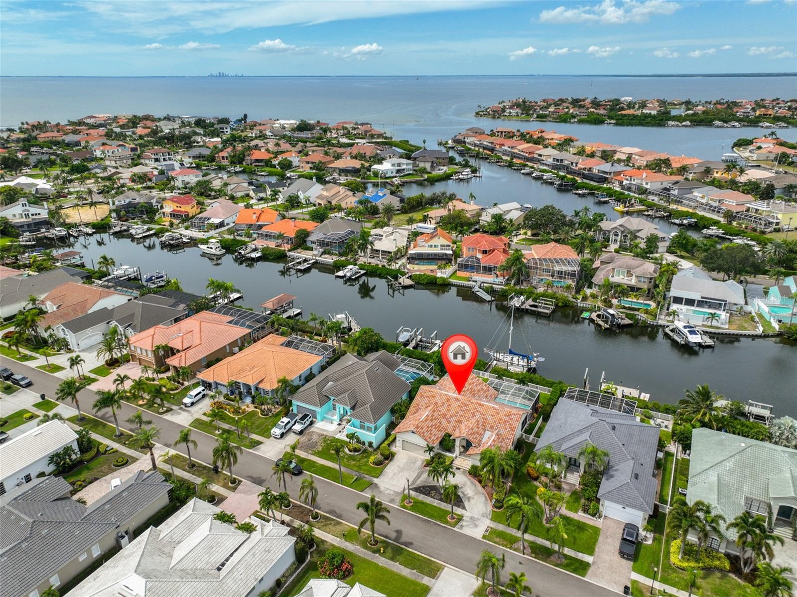 Single Family Residence in APOLLO BEACH, FL - Daniel Dourado