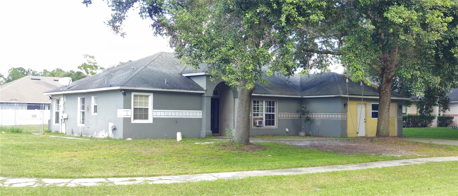 Single Family Residence em DELTONA, FL - Daniel Dourado
